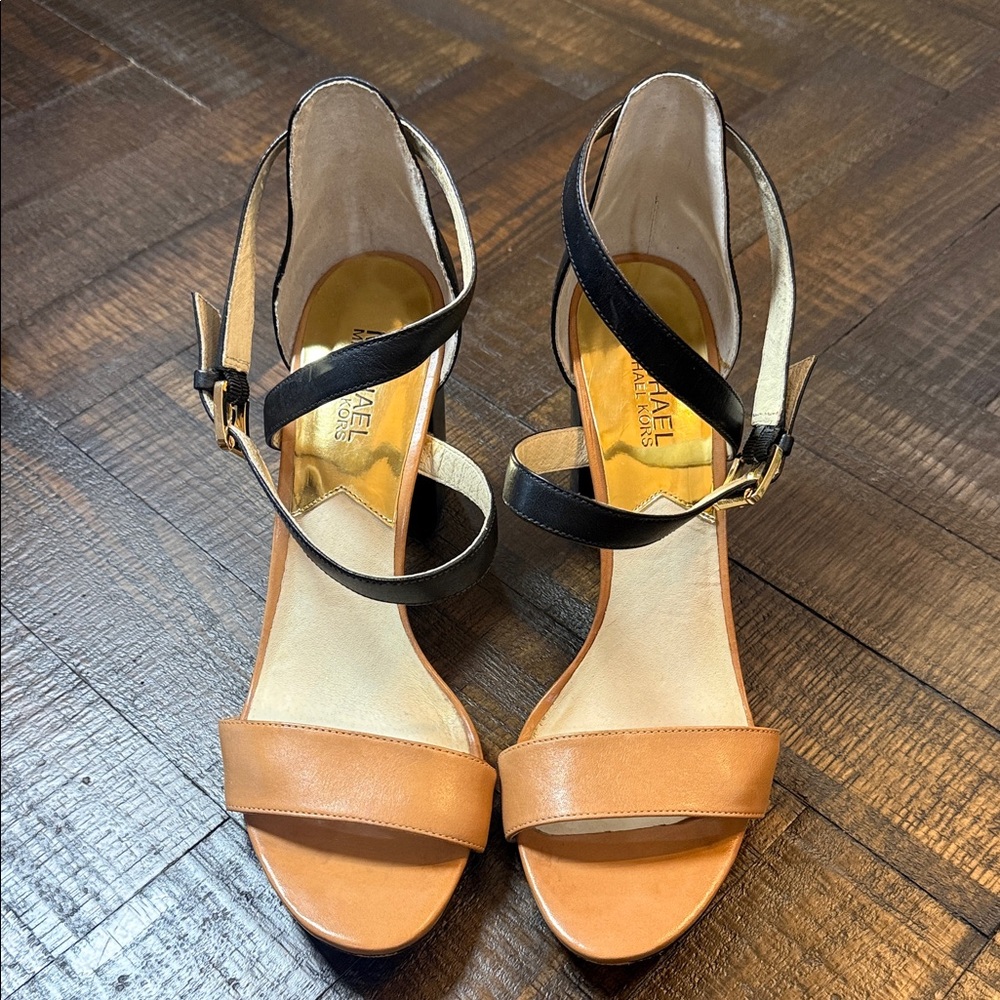 Michael Kors Colorblock Heels Tan Black Gold Logo Size 9.5 - Picture 2 of 10